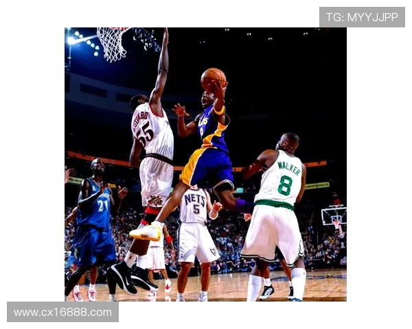 重温2012圣诞大战科比高光时刻与Kobe8球鞋传奇赛场瞬间